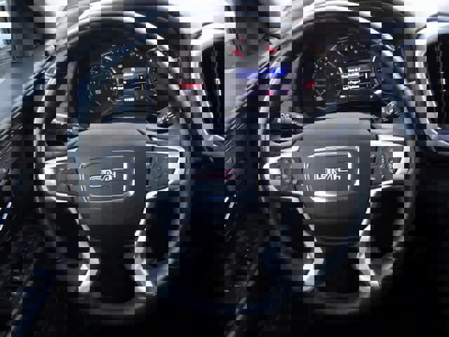 Used 2024 GMC Terrain SLT image 13