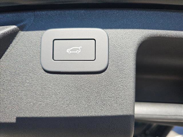 Used 2025 Land Rover Discovery Sport Dynamic SE image 14