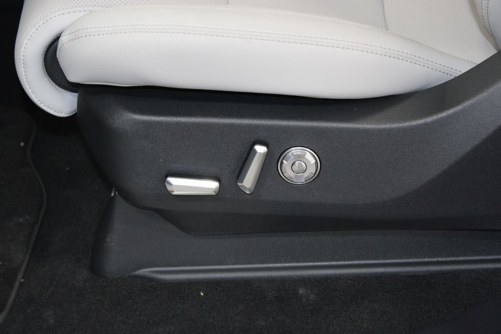 New 2026 Lincoln Navigator Reserve AWD/4WD image 23