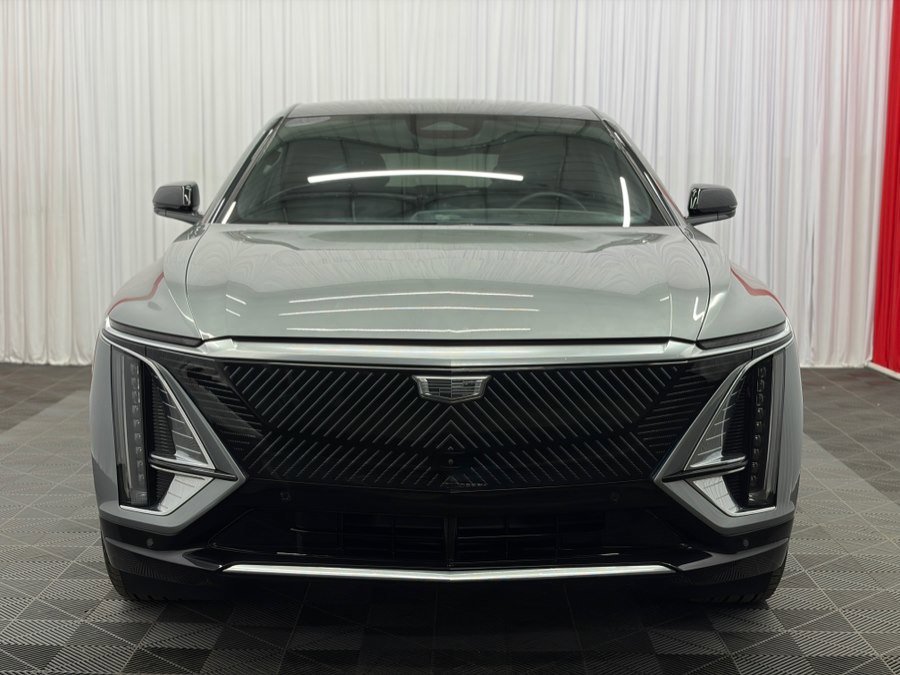 Used 2024 Cadillac Lyriq Luxury w/ LPO, Floor Liner Package AWD/4WD image 3