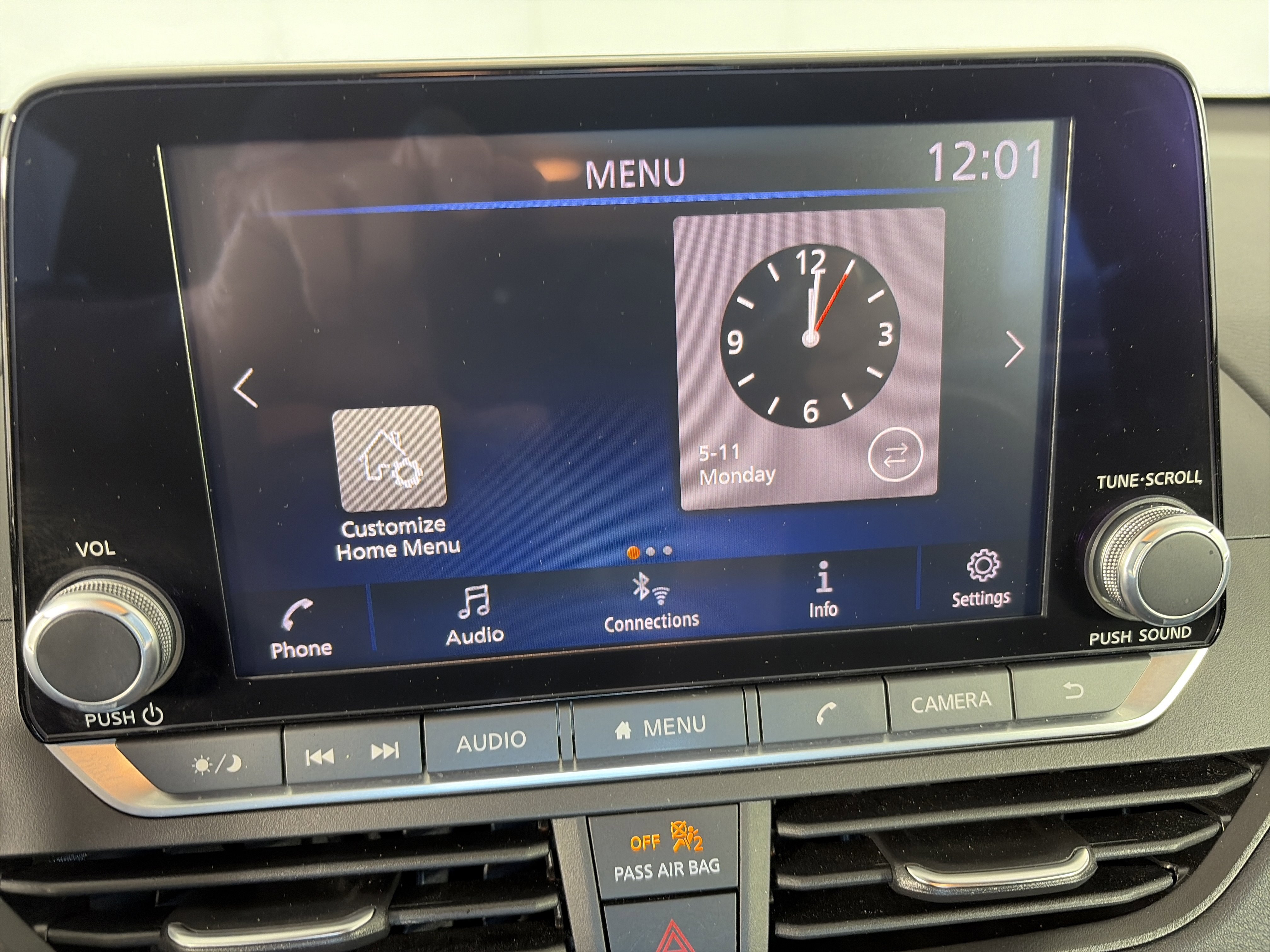Used 2022 Nissan Altima 2.5 SV w/ SV Premium Package FWD image 18
