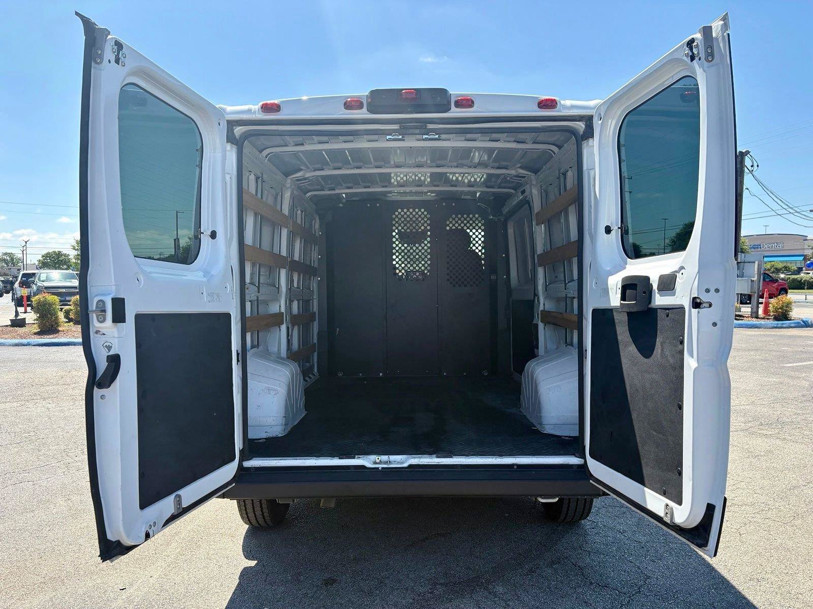 Used 2025 RAM ProMaster 2500 w/ U-Haul Equipment Group FWD image 5