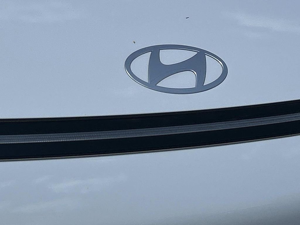 New 2026 Hyundai Kona SEL Premium FWD image 11