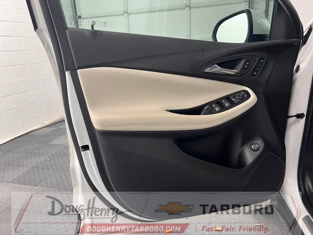 Used 2021 Buick Encore GX Essence w/ Advanced Technology Package FWD image 28
