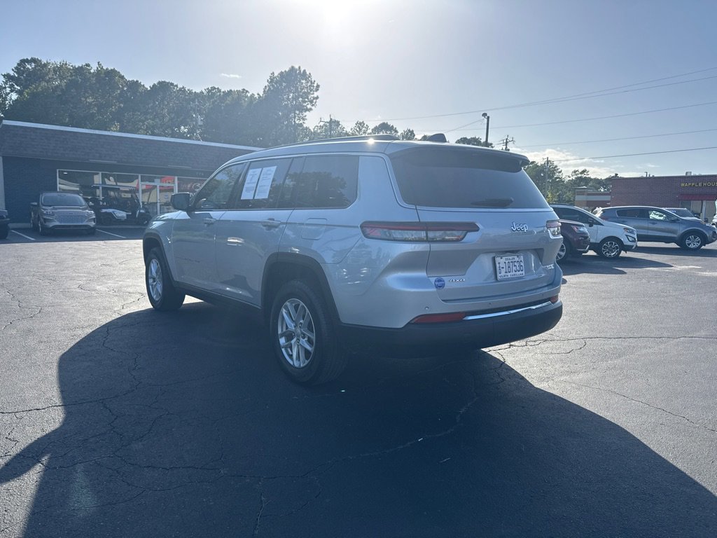 Used 2023 Jeep Grand Cherokee L Laredo image 3