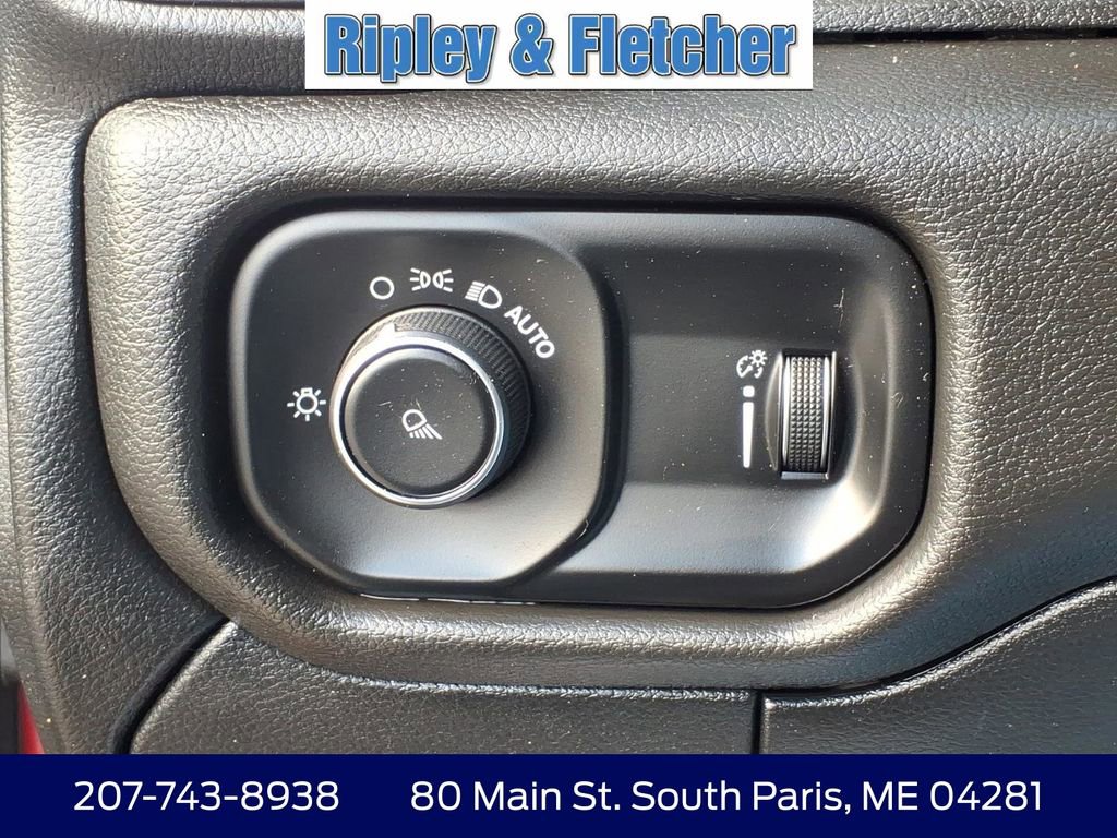 Used 2021 RAM 2500 Tradesman w/ Chrome Appearance Group image 16