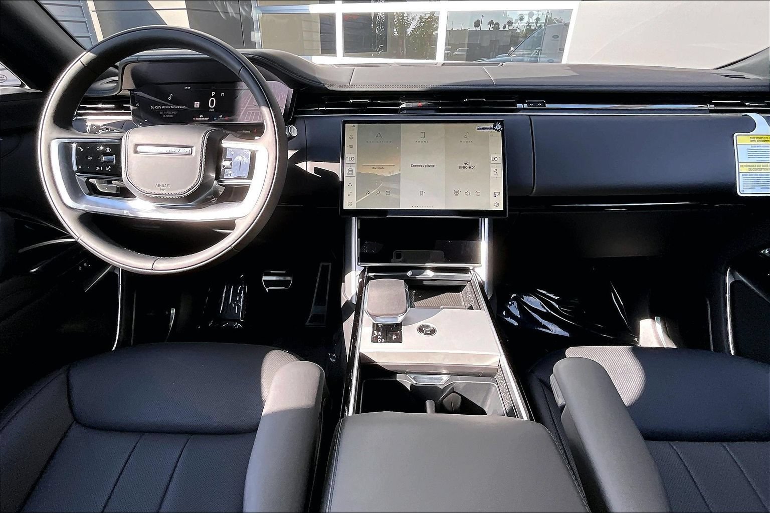 New 2026 Land Rover Range Rover Long Wheelbase SE AWD/4WD image 5