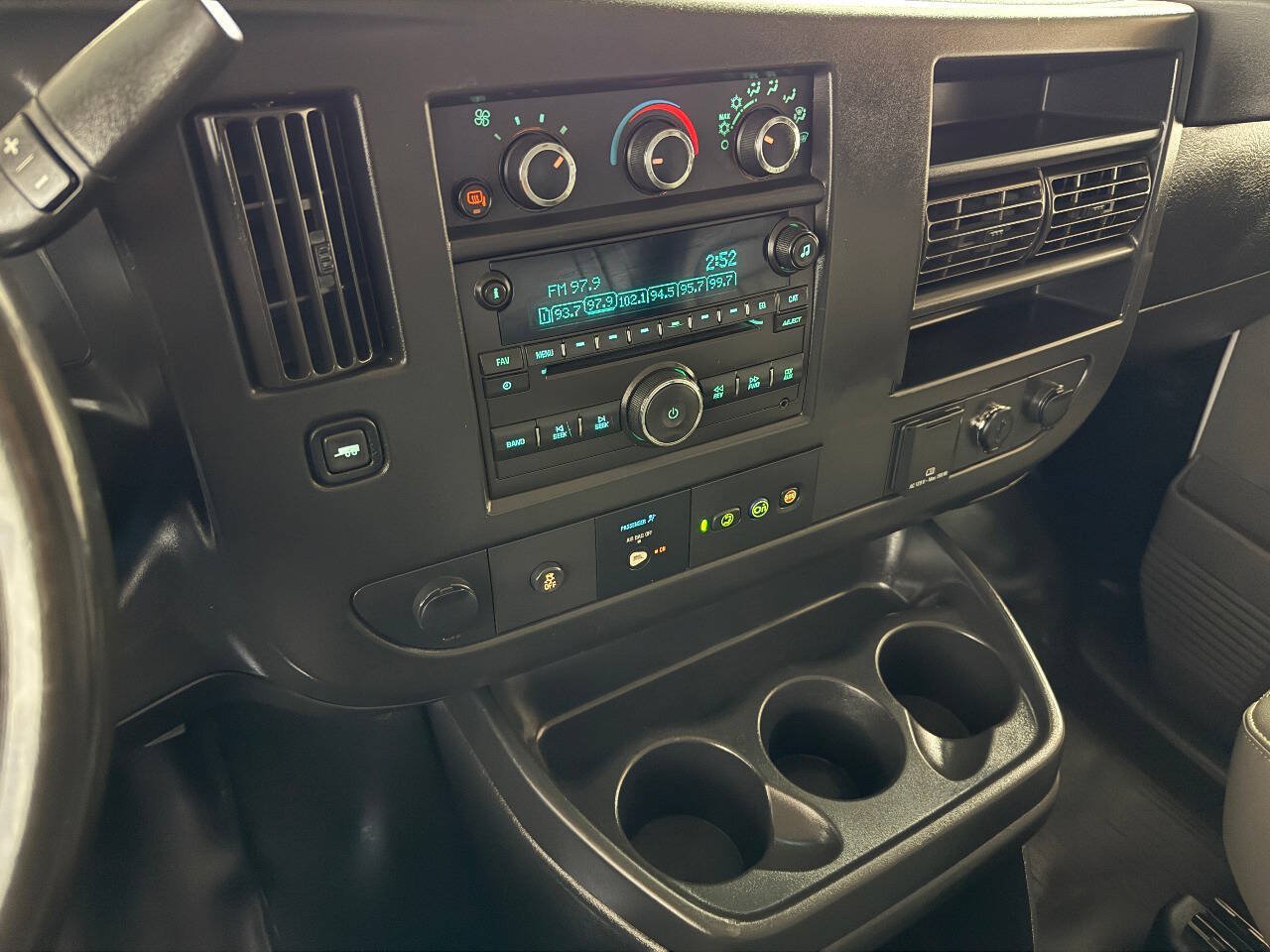 Used 2018 Chevrolet Express 3500 Extended w/ Driver Convenience Package RWD image 39
