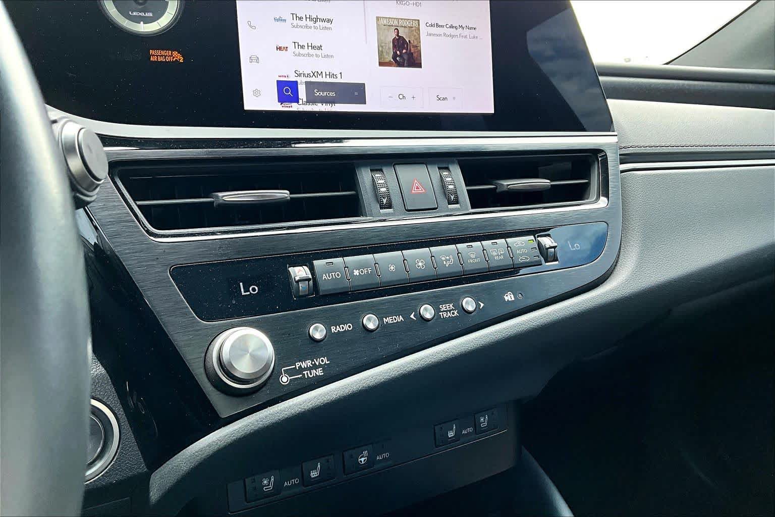 Used 2025 Lexus ES 300h w/ Premium Package FWD image 36