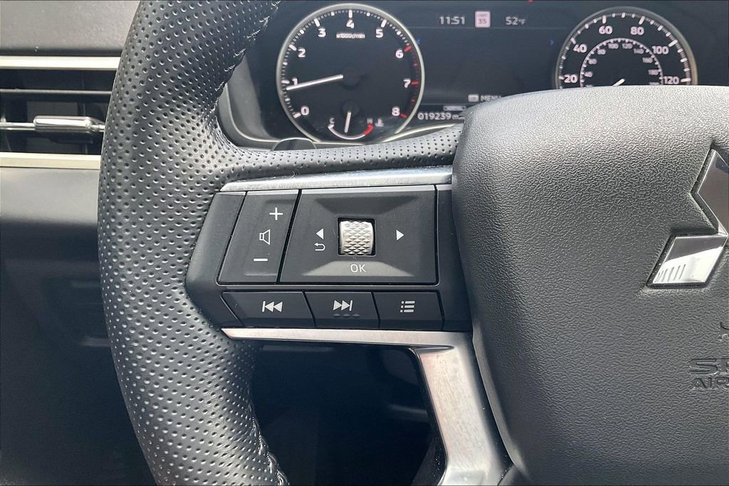 Used 2023 Mitsubishi Outlander SE AWD/4WD image 17