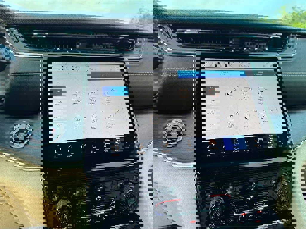 New 2025 Jeep Grand Cherokee L Limited w/ Black Appearance Package image 32