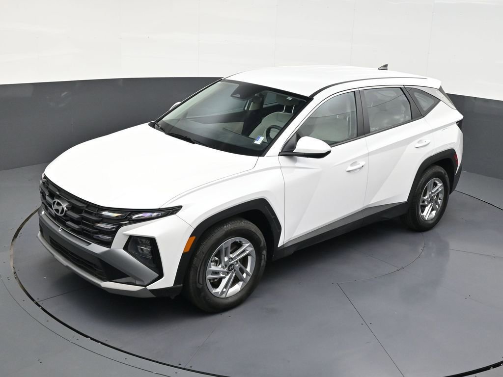 Used 2025 Hyundai Tucson SE image 13