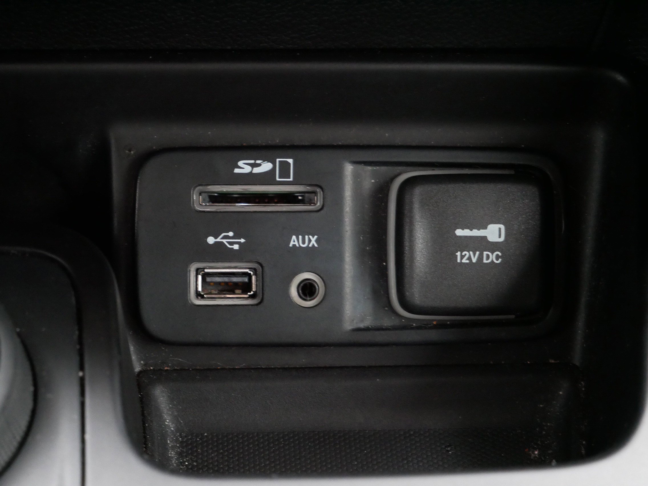 Used 2016 Jeep Cherokee Limited w/ Trailer Tow Group image 32