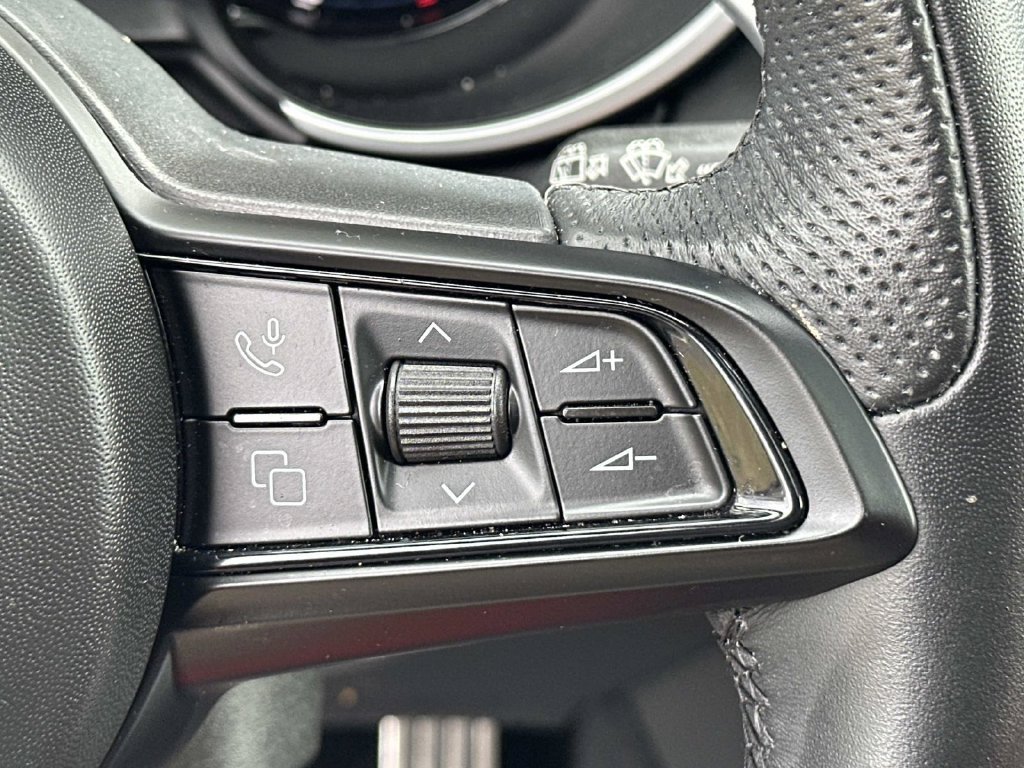 Used 2025 Alfa Romeo Stelvio Sprint w/ Veloce Package AWD/4WD image 29