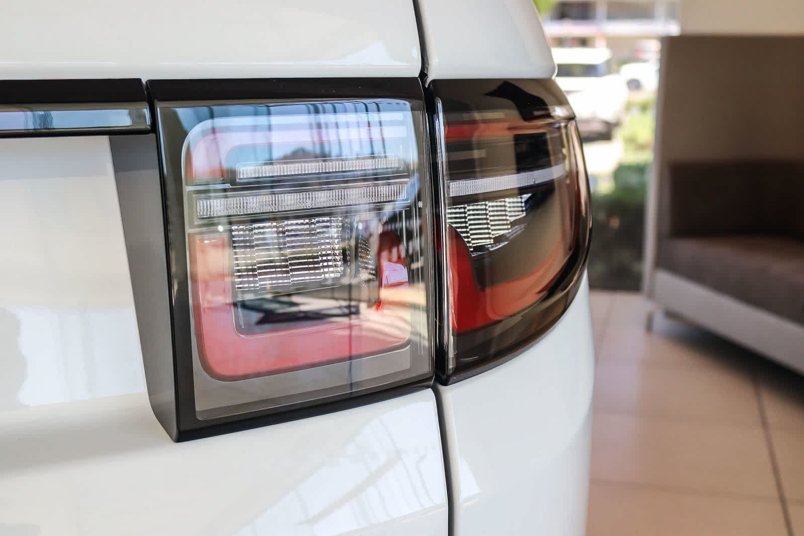 New 2026 Land Rover Discovery Sport Landmark AWD/4WD image 5