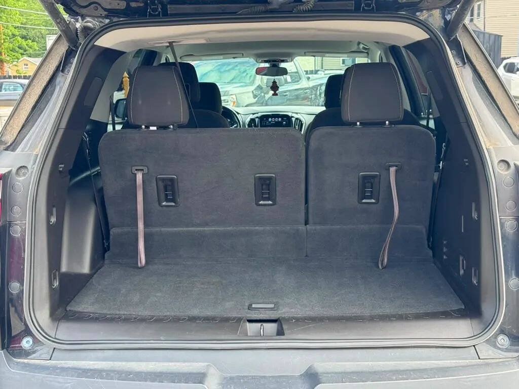 Used 2018 Chevrolet Traverse LT FWD image 10