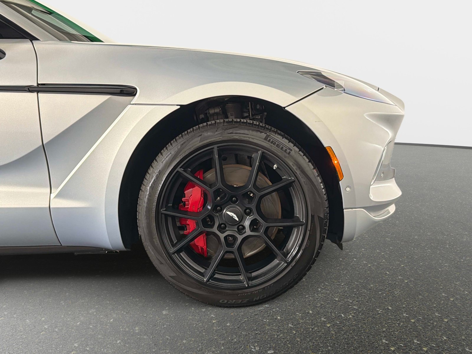 Used 2023 Aston Martin DBX AWD/4WD image 52
