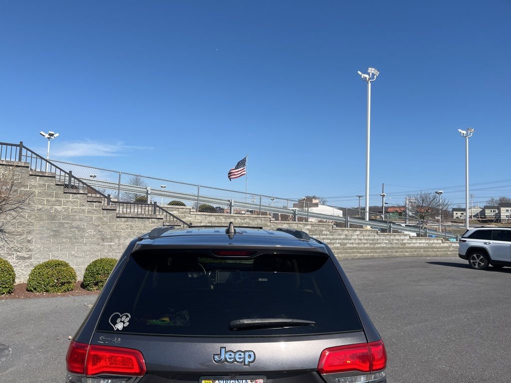 Used 2014 Jeep Grand Cherokee Limited w/ Luxury Group II image 8