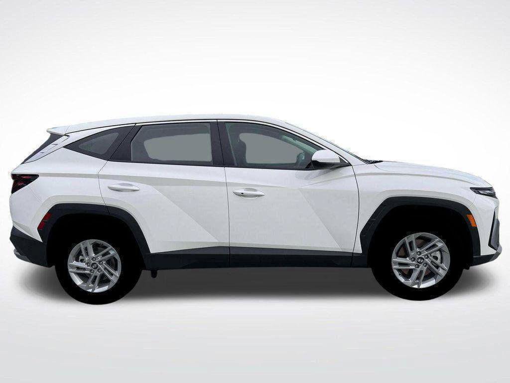 New 2026 Hyundai Tucson SE AWD/4WD image 9