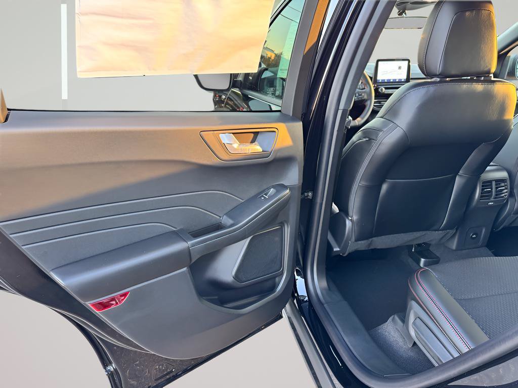 New 2026 Ford Escape ST-Line w/ Cold Weather Package FWD image 30