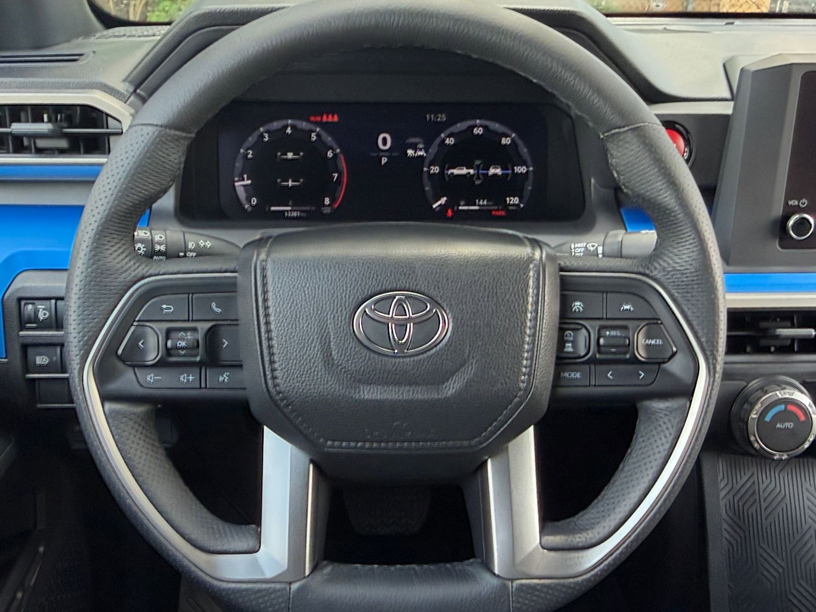 Used 2025 Toyota Tacoma TRD Off-Road AWD/4WD image 25