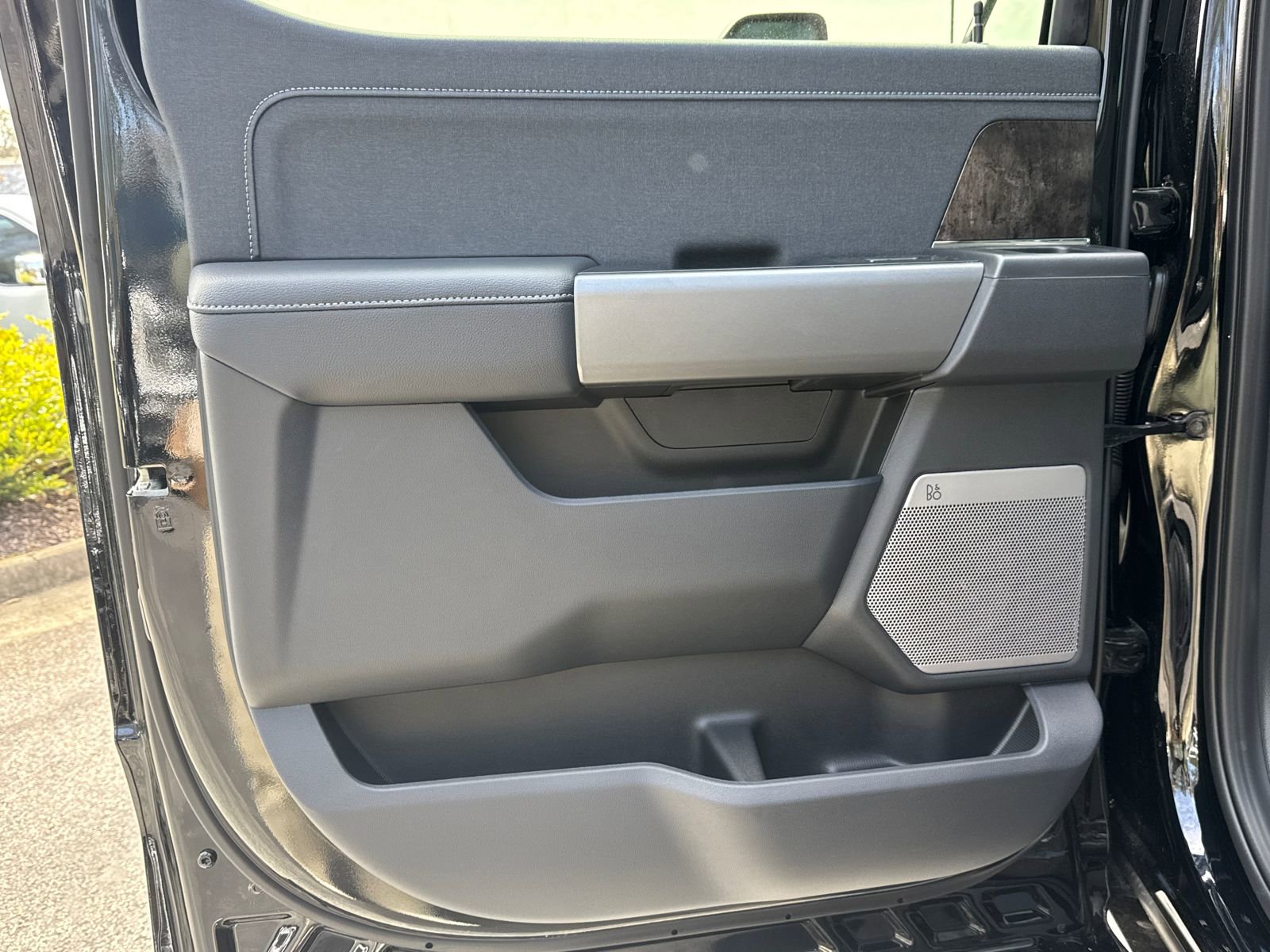 New 2026 Ford F250 Lariat w/ Black Appearance Package image 23