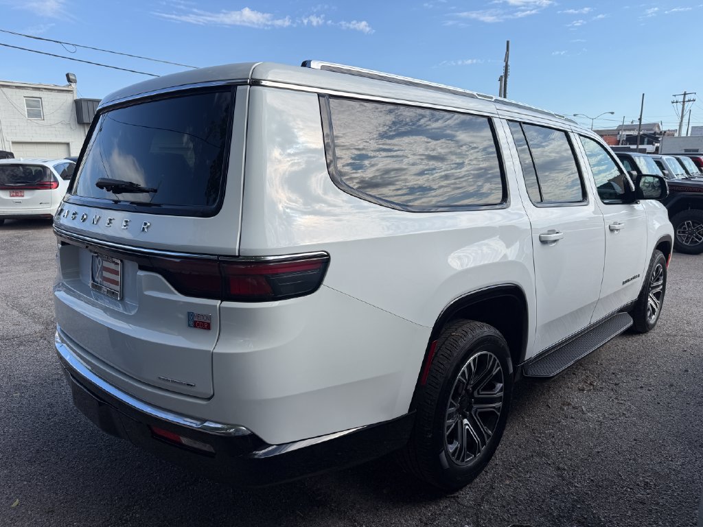 Used 2024 Jeep Wagoneer L Series II AWD/4WD image 19