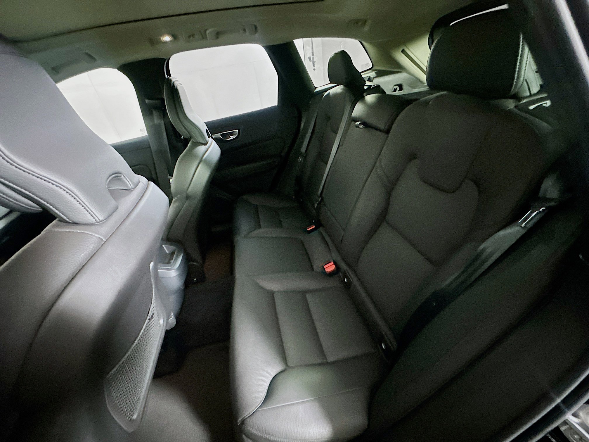 Used 2025 Volvo XC60 B5 Plus image 27