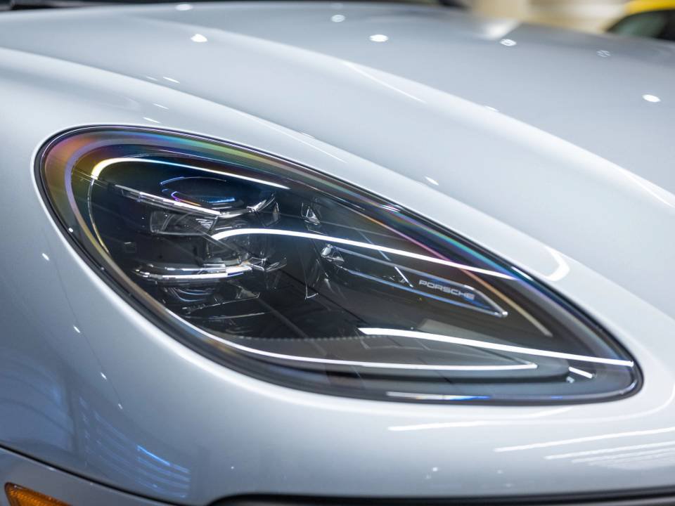 Certified 2026 Porsche Macan AWD/4WD image 19