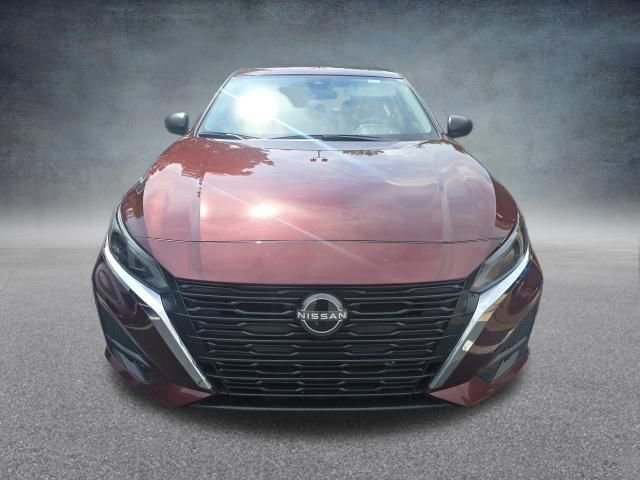 Used 2025 Nissan Altima 2.5 SV FWD image 3