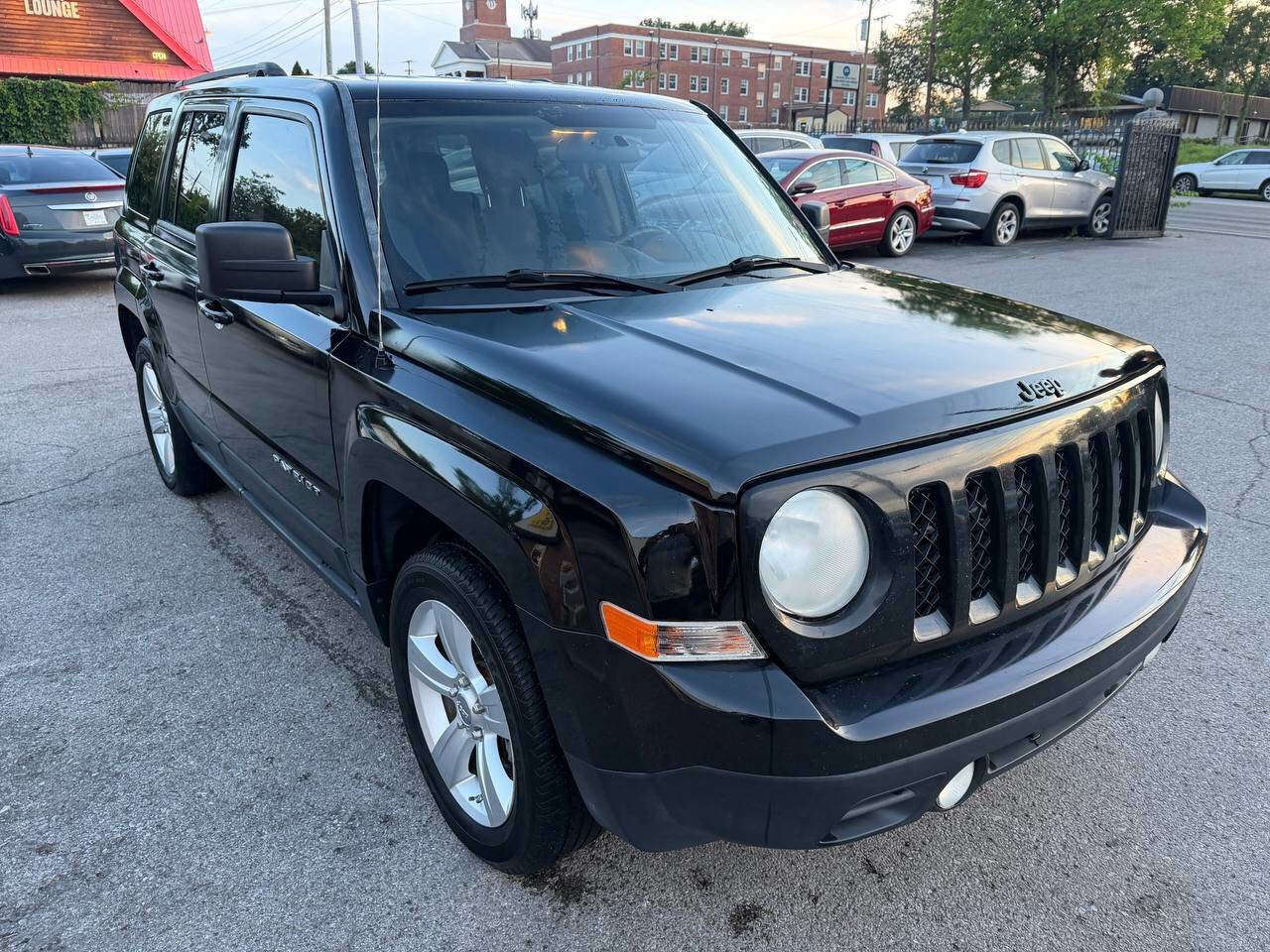 Used 2012 Jeep Patriot Latitude FWD image 5
