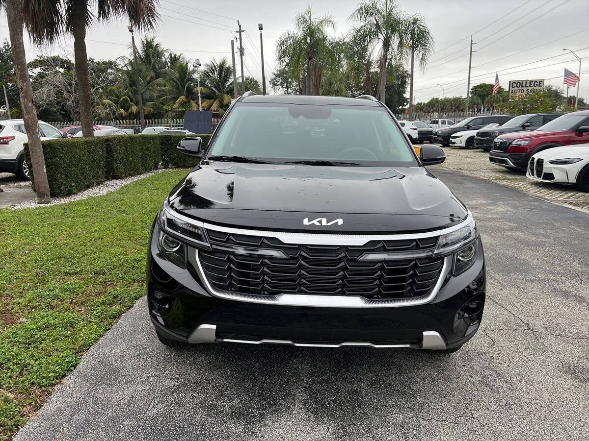 Used 2025 Kia Seltos EX w/ EX Sunroof Package AWD/4WD image 3