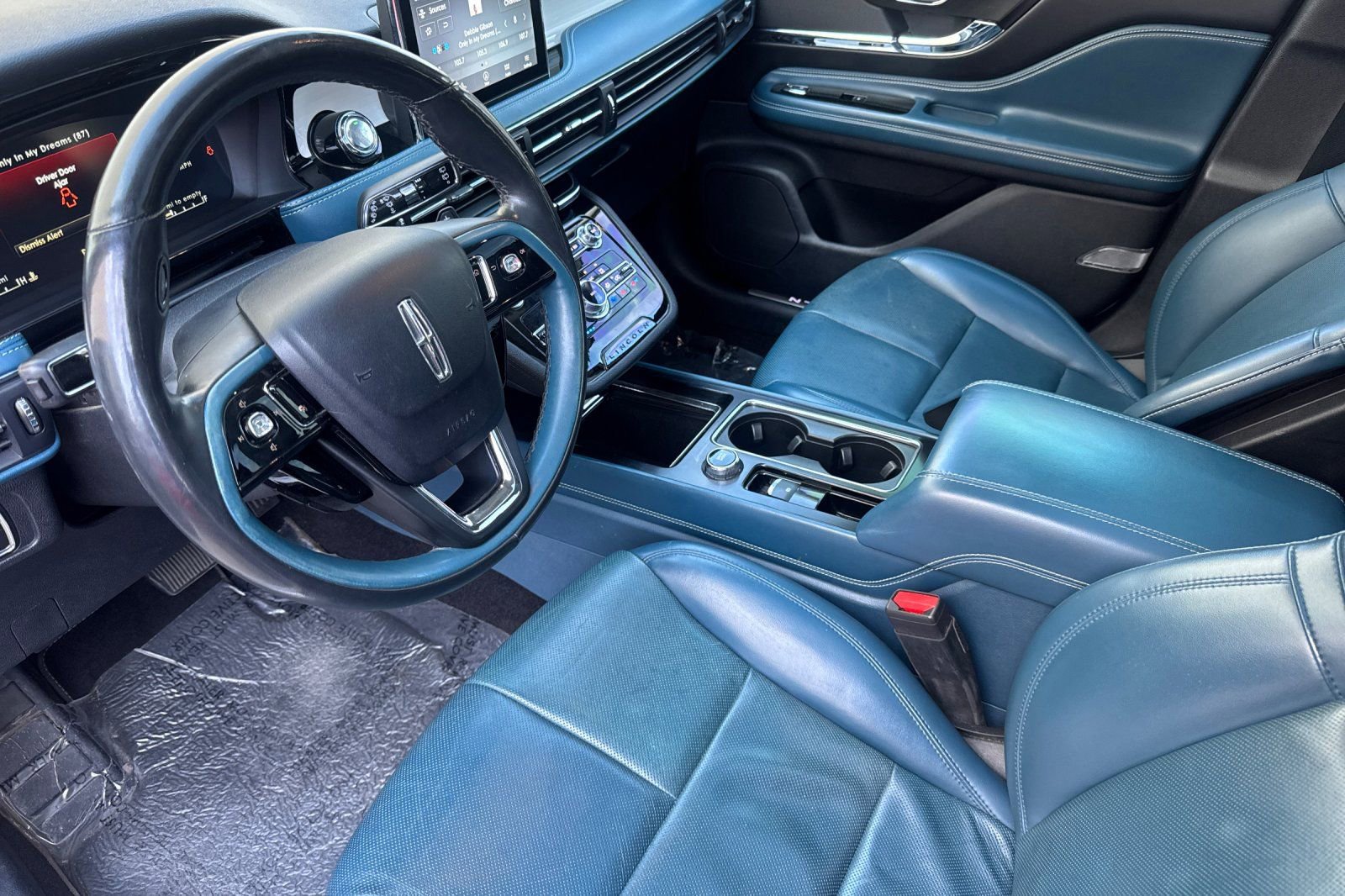 Used 2021 Lincoln Corsair Reserve w/ Equipment Group 201A image 10