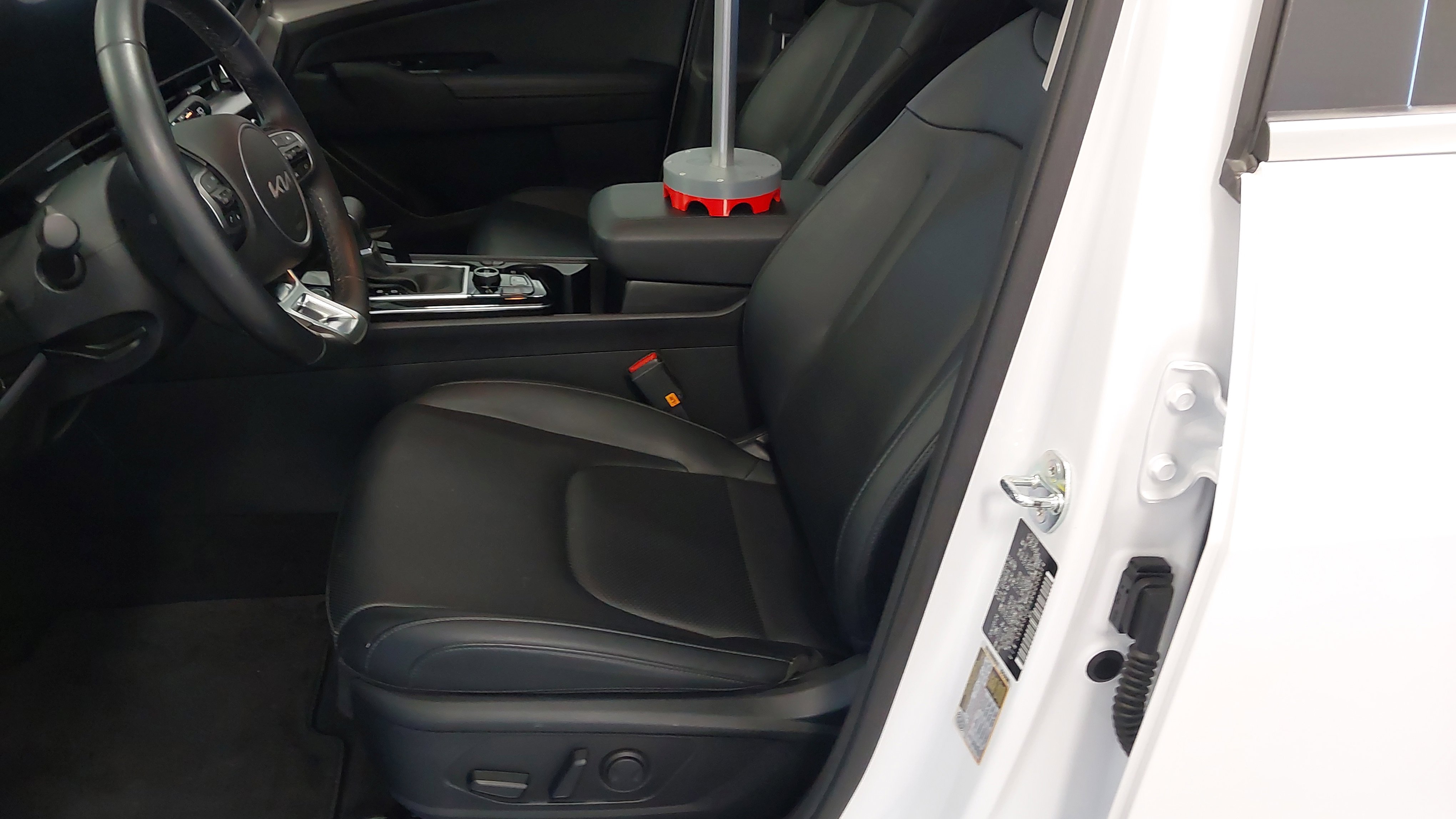 Used 2024 Kia Sportage EX FWD image 22