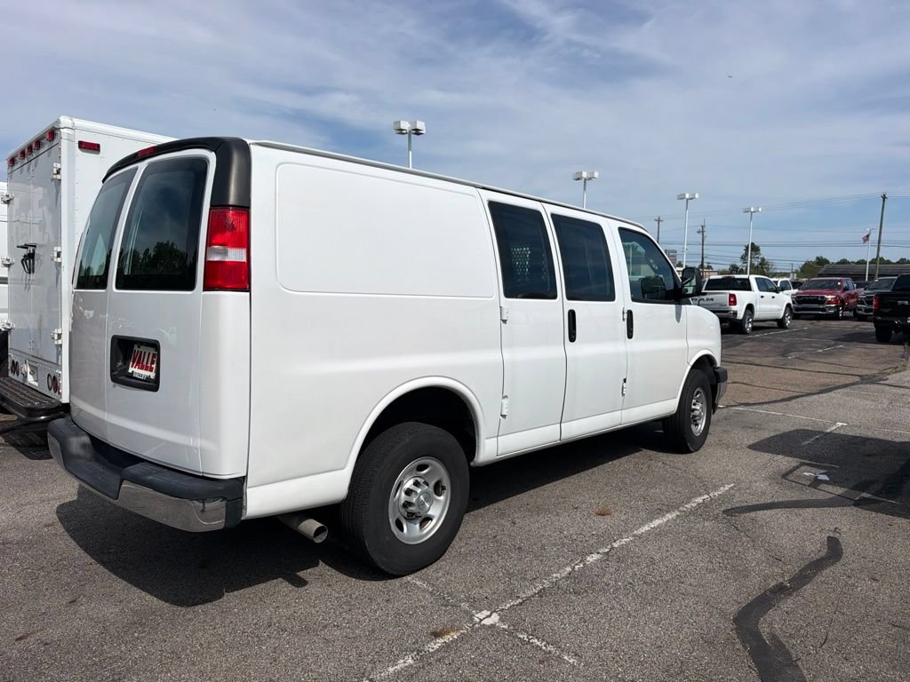 Used 2023 Chevrolet Express 2500 w/ Driver Convenience Package RWD image 3