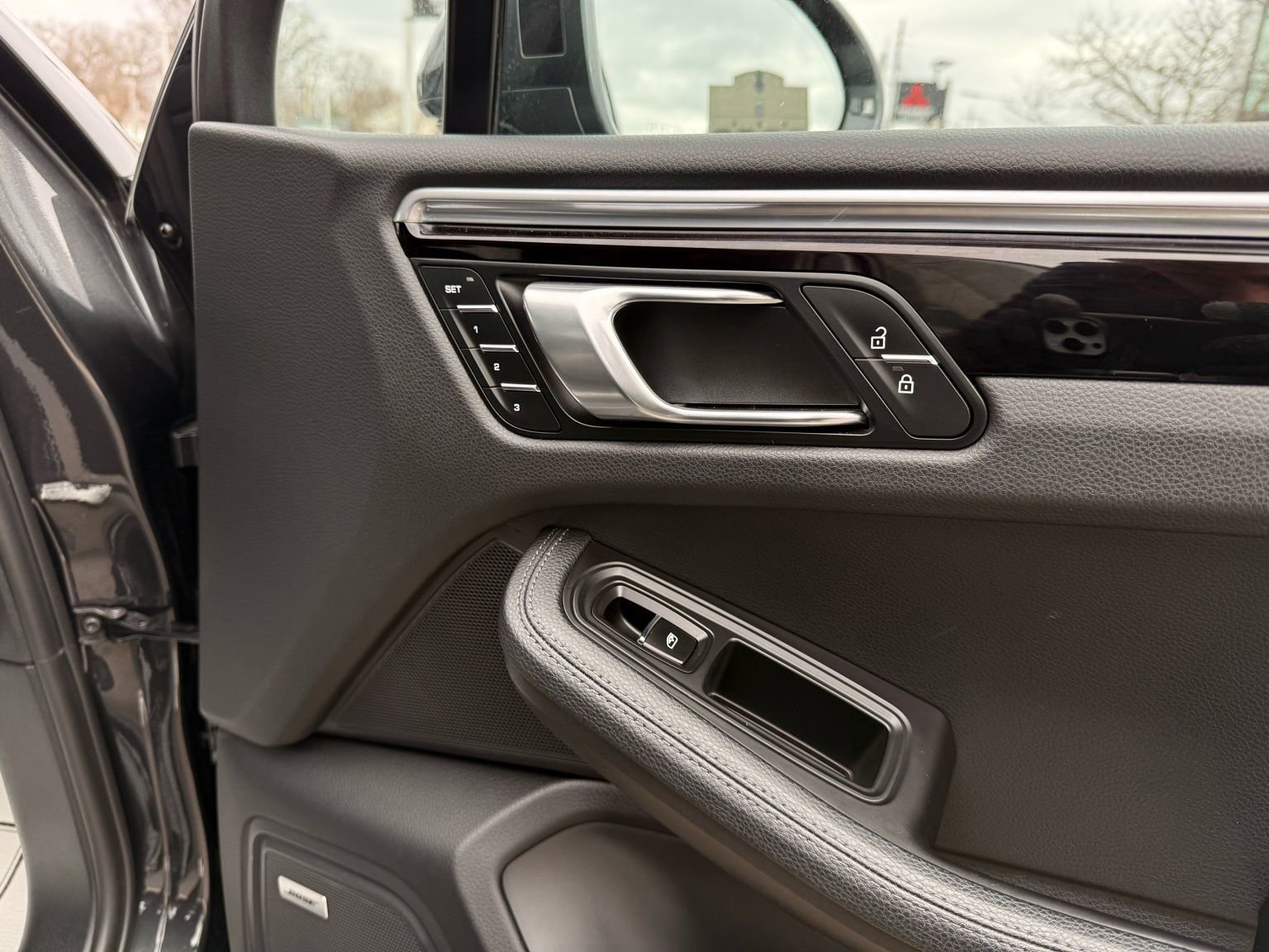 Used 2022 Porsche Macan image 15