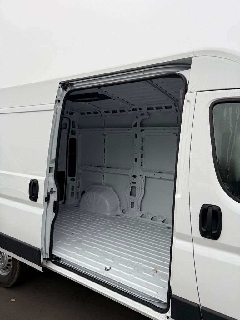 New 2026 RAM ProMaster 1500 w/ Convenience Group FWD image 6