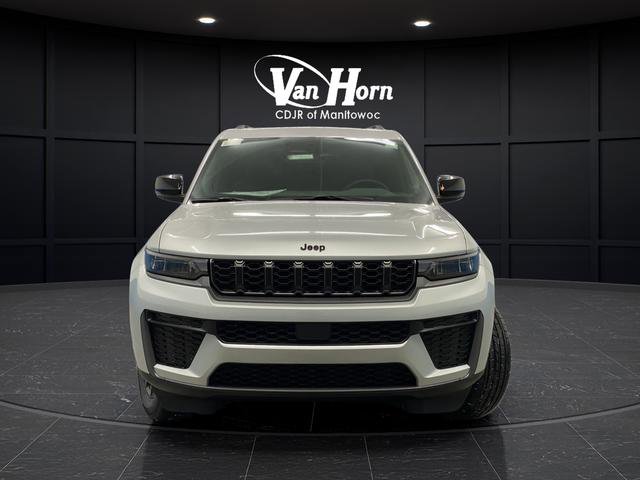 New 2026 Jeep Grand Cherokee Altitude image 12