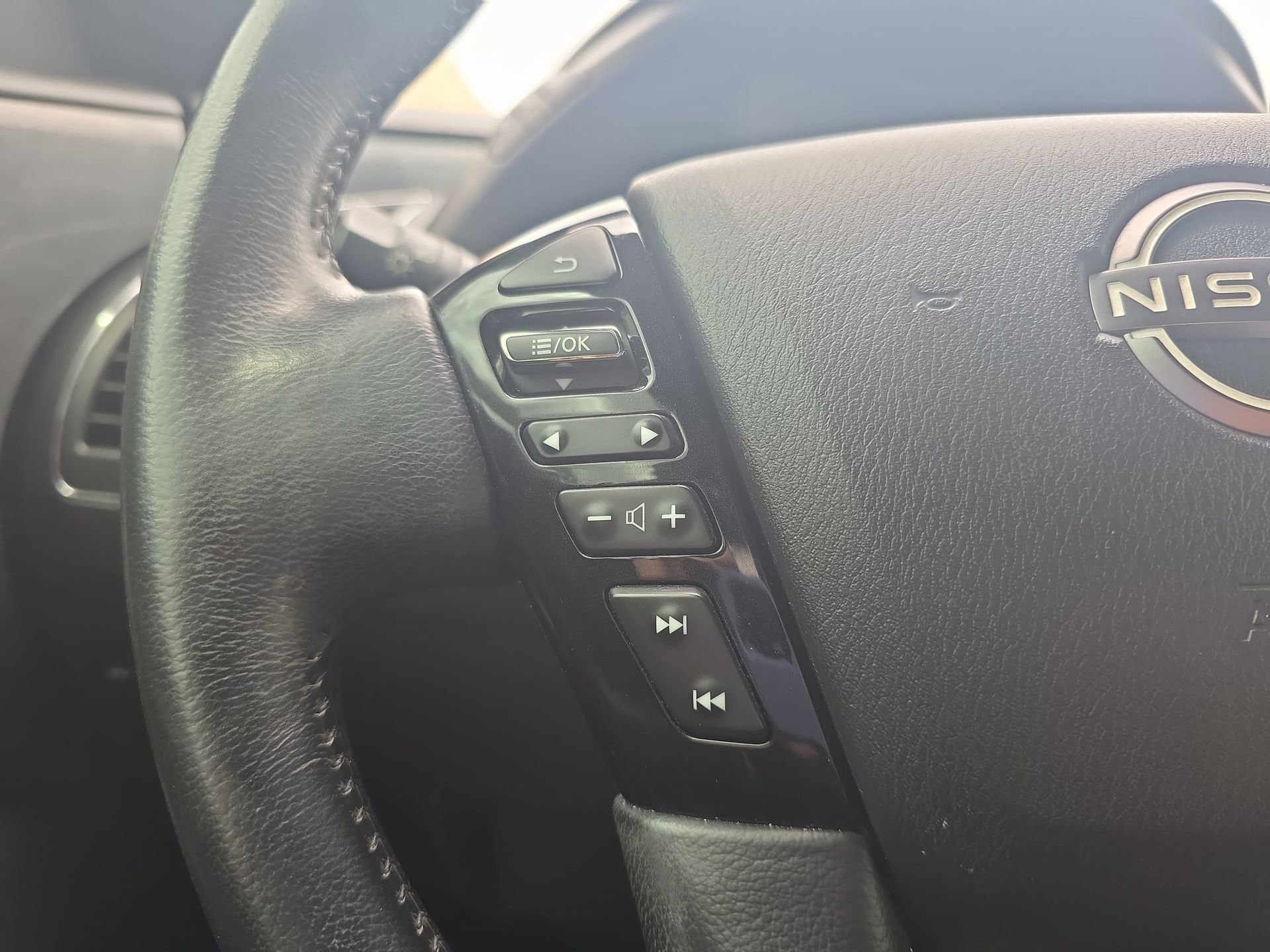 Used 2021 Nissan Armada SL w/ Midnight Edition Package AWD/4WD image 17