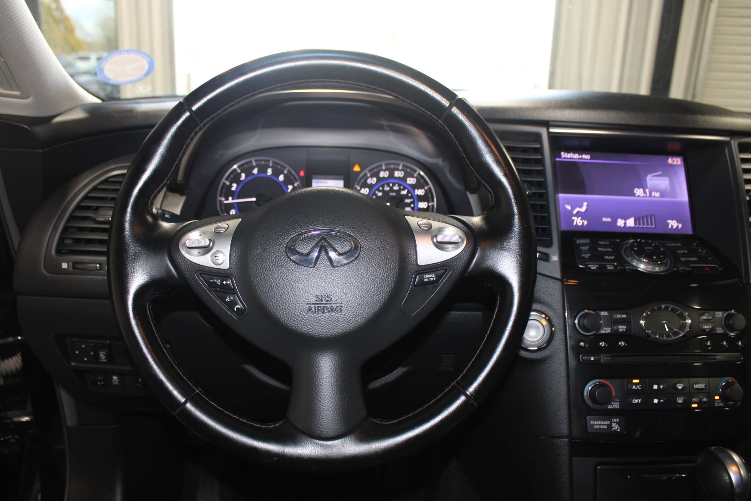 Used 2013 INFINITI FX37 2WD w/ Premium Pkg image 12