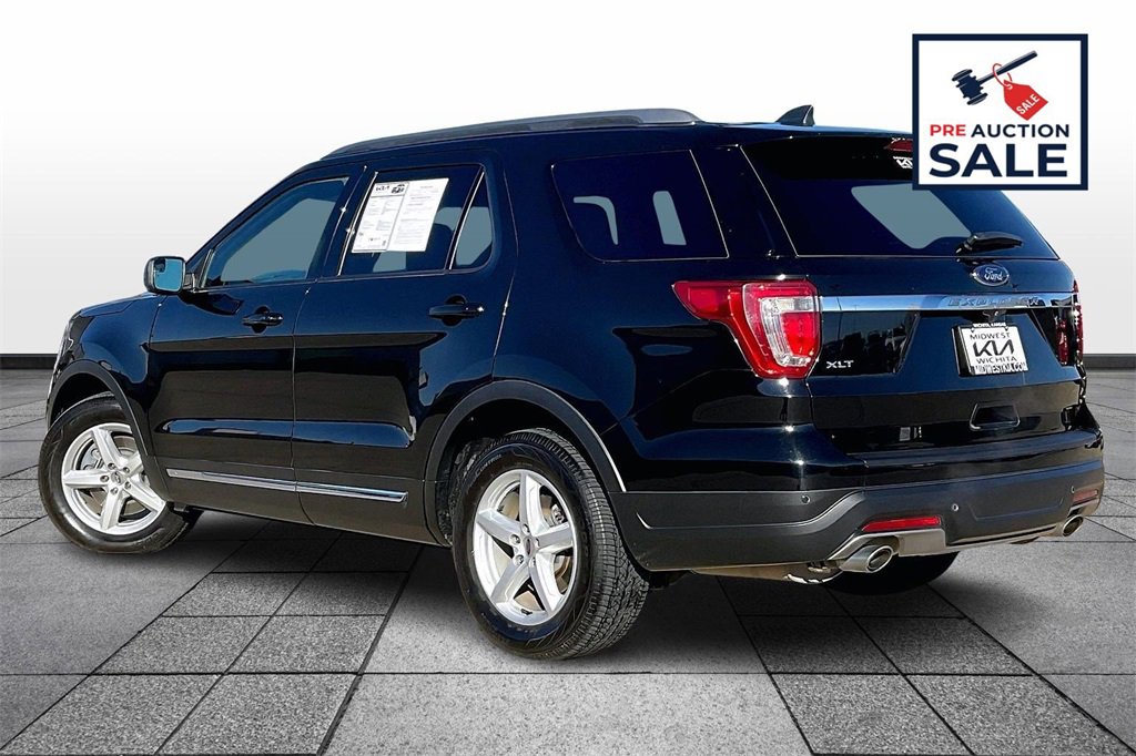 Used 2018 Ford Explorer XLT image 12