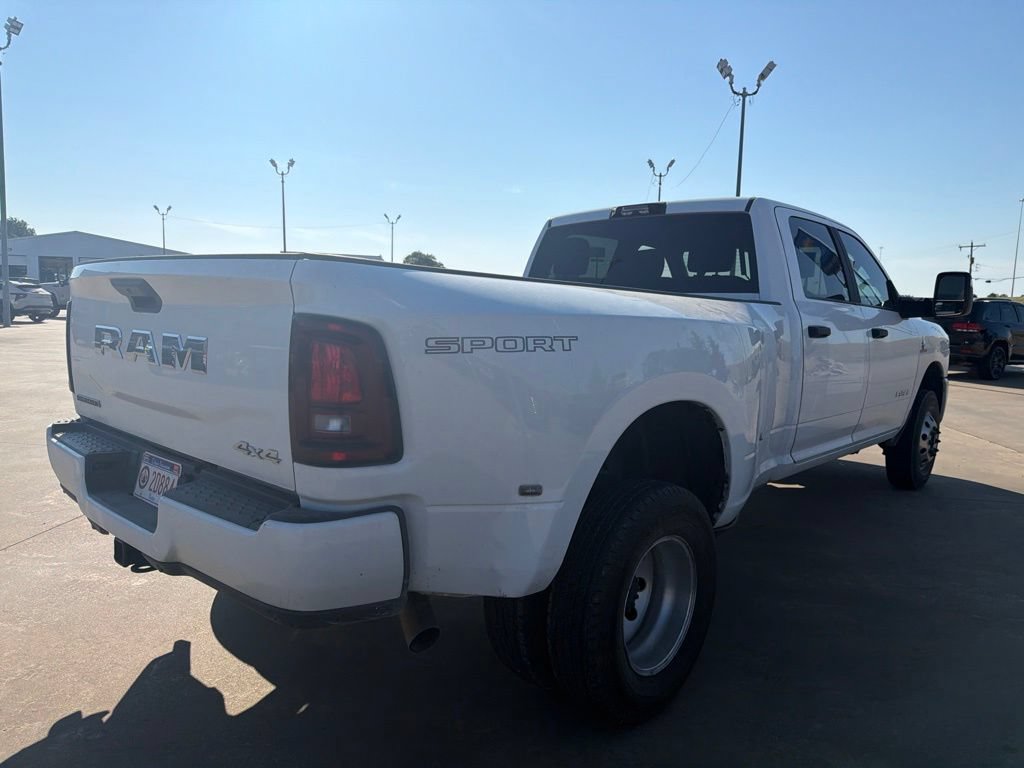 Used 2025 RAM 3500 Big Horn AWD/4WD image 3