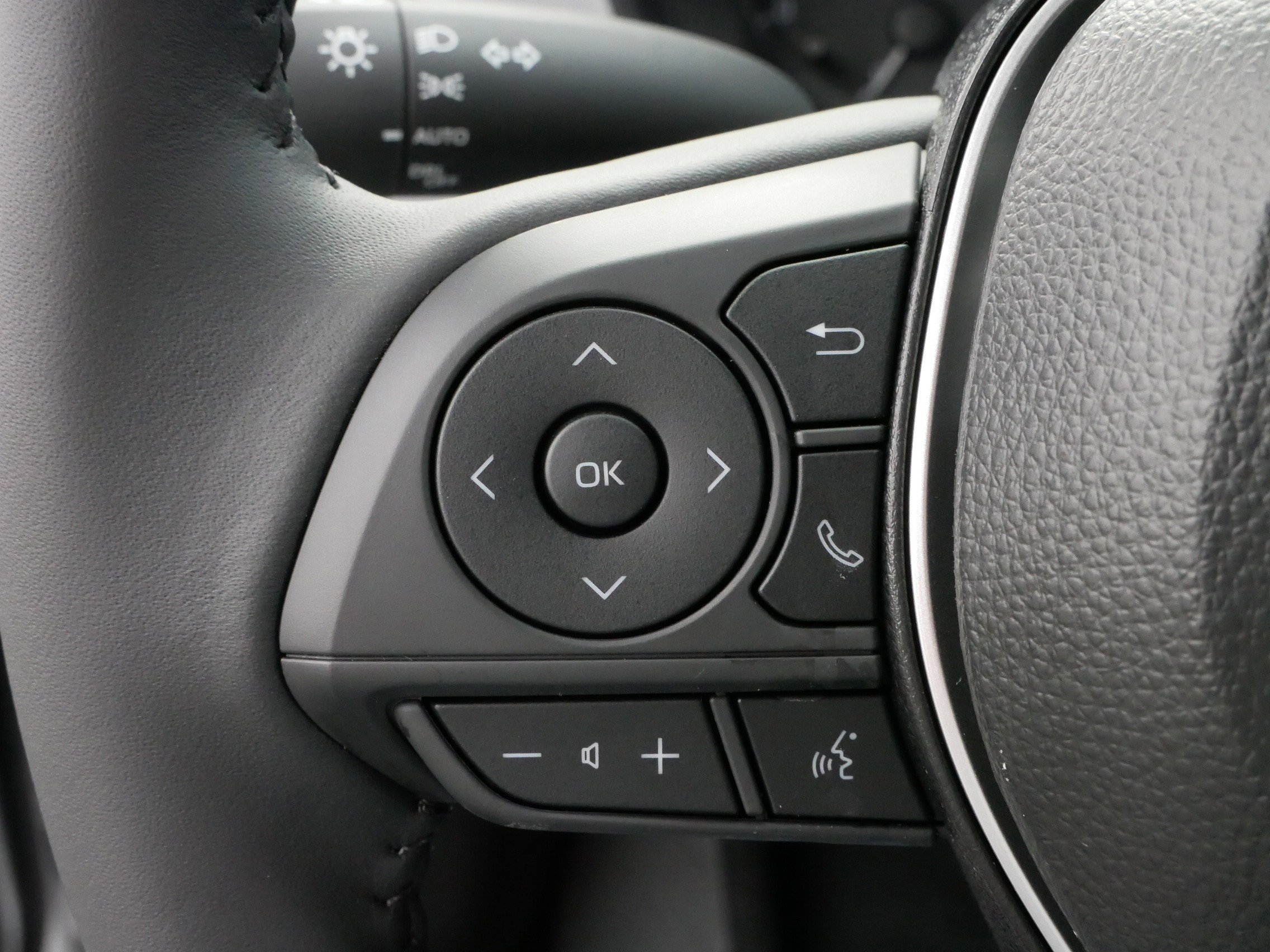 Certified 2025 Toyota Corolla SE image 26