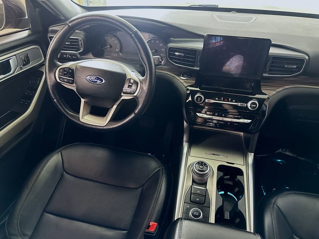 Used 2021 Ford Explorer Limited w/ Equipment Group 301A image 18