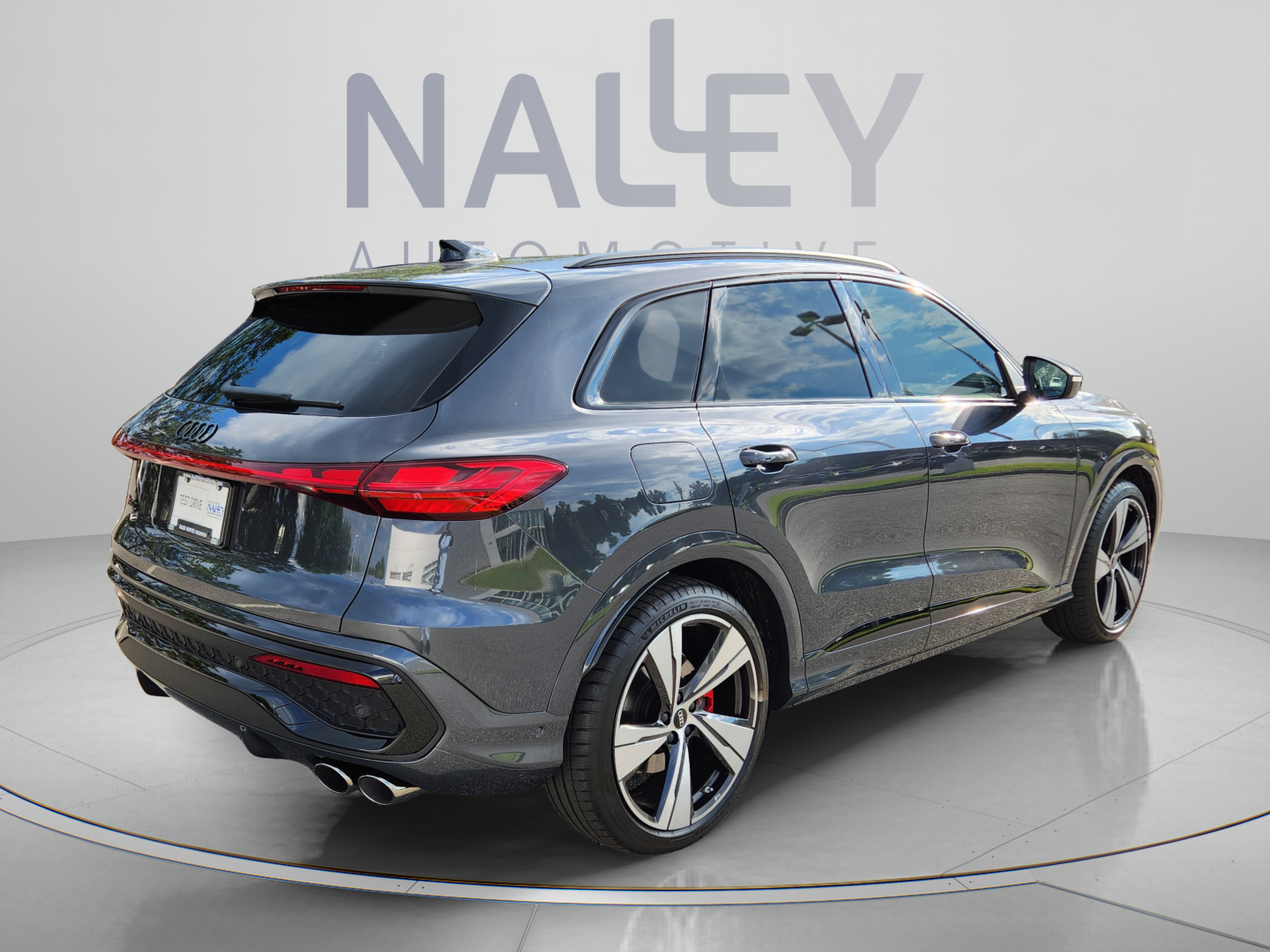 Used 2025 Audi SQ5 Prestige AWD/4WD image 5