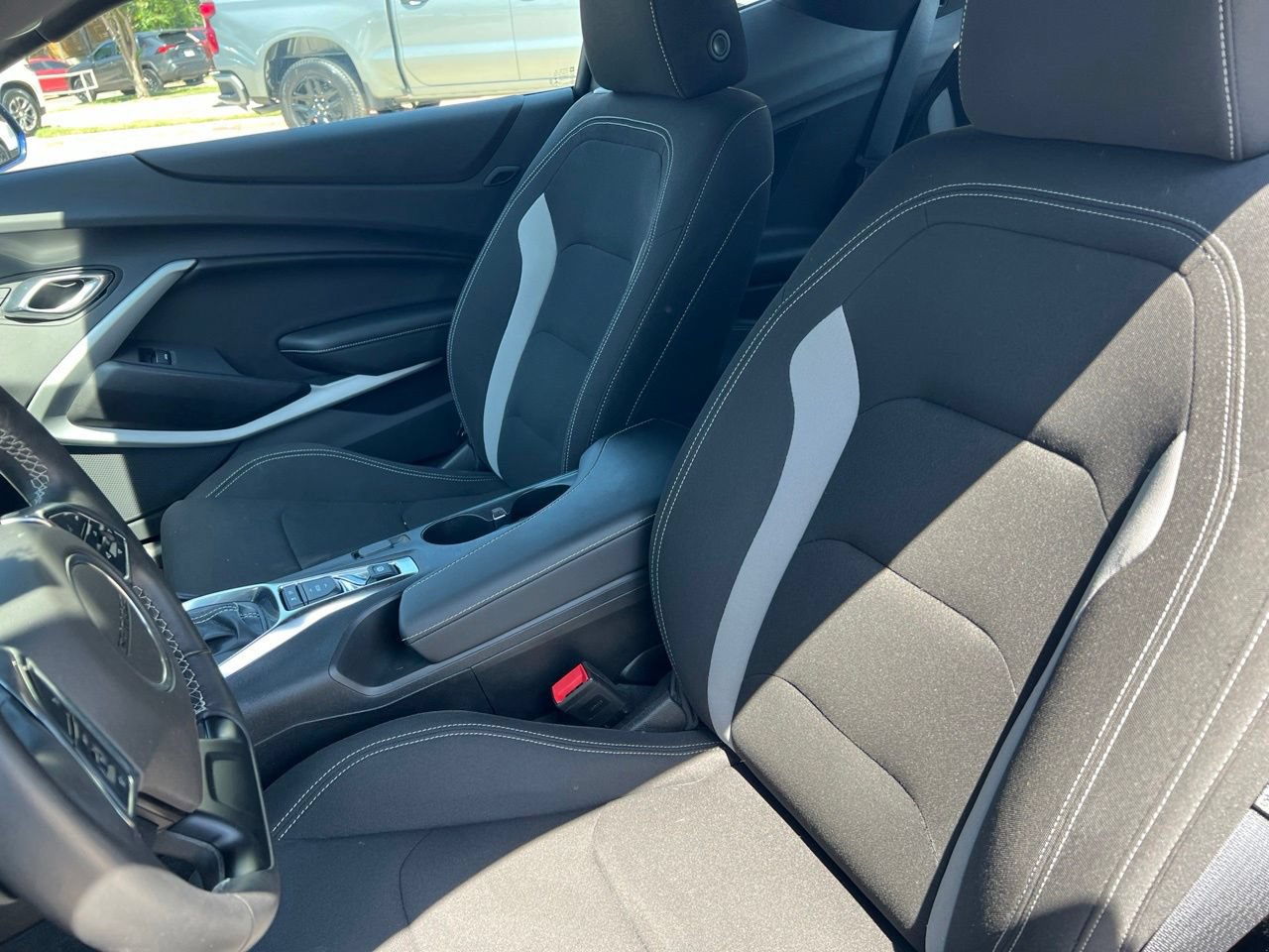 Used 2023 Chevrolet Camaro LT w/ Technology Package RWD image 10