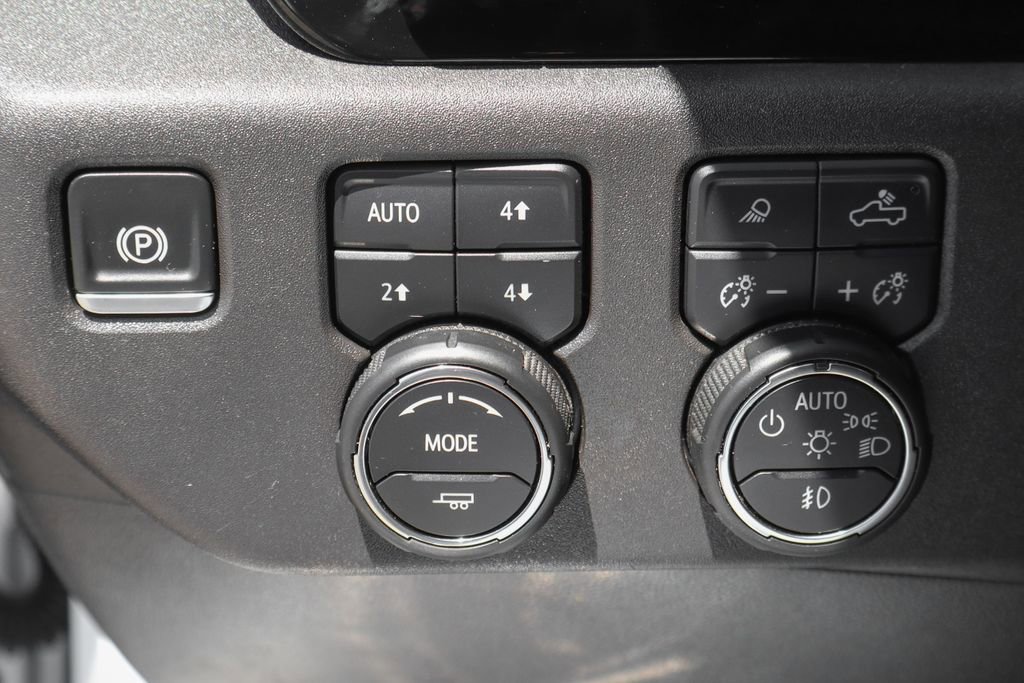 Used 2024 Chevrolet Silverado 1500 ZR2 w/ Technology Package AWD/4WD image 24
