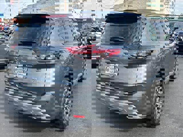 Used 2023 Nissan Rogue SV image 3