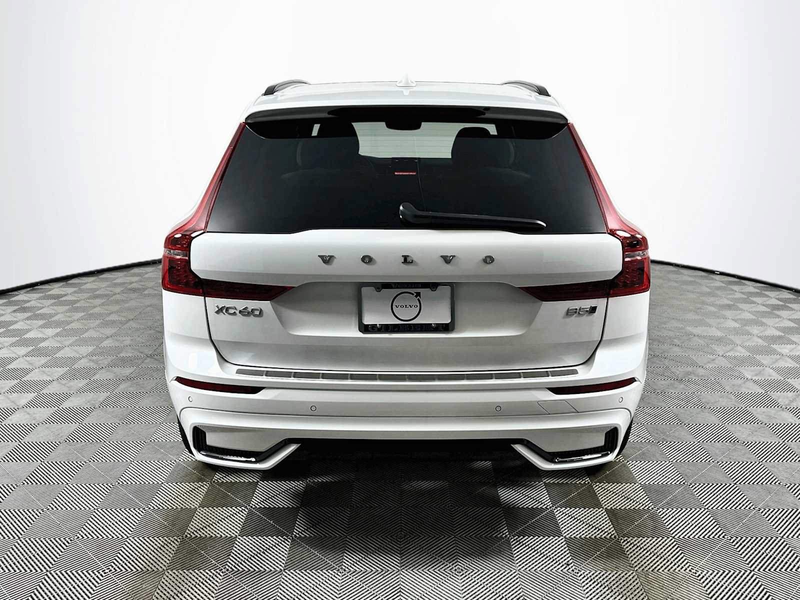 New 2026 Volvo XC60 B5 Plus w/ Protection Package Premier AWD/4WD image 6