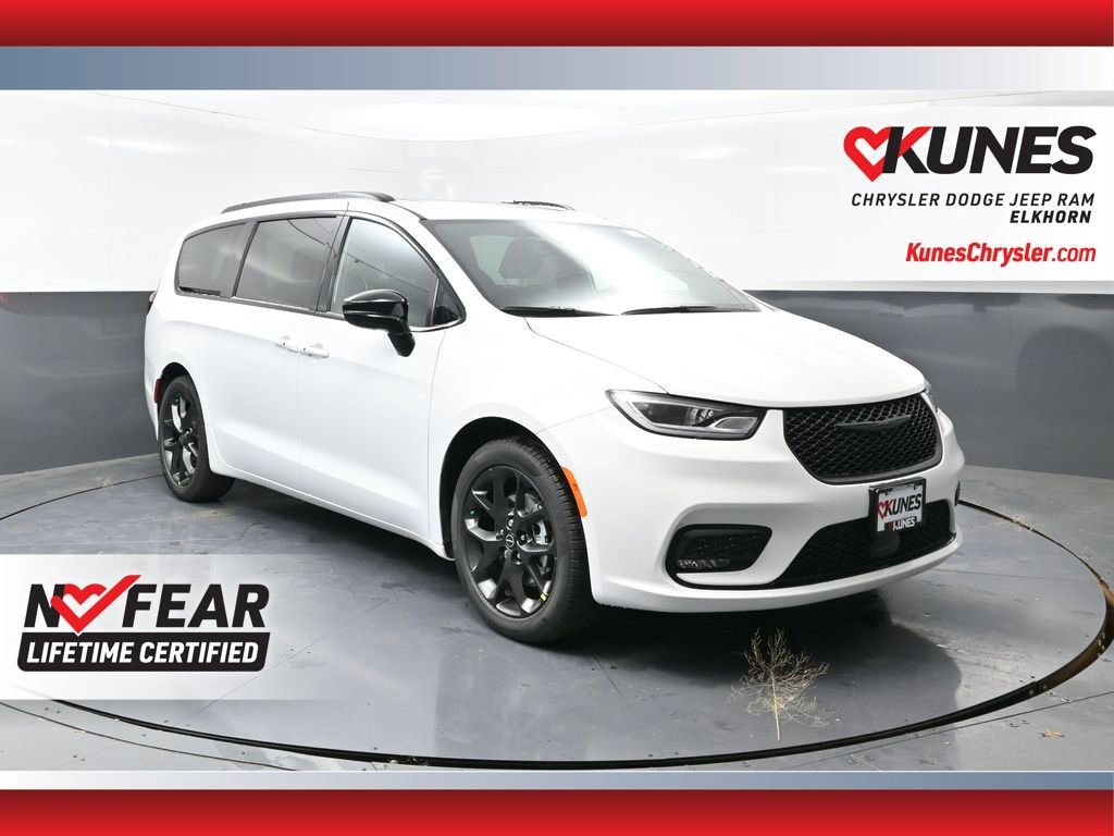 New 2026 Chrysler Pacifica Limited w/ S Appearance Package FWD image 1